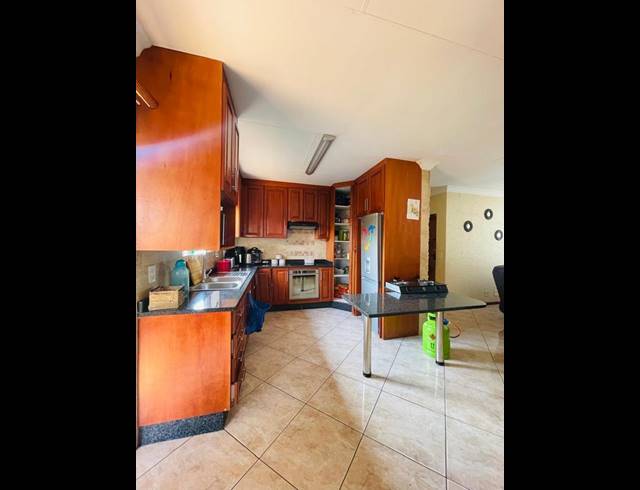 3 BEDROOM HOUSE FOR SALE IN NEW STATE AREA